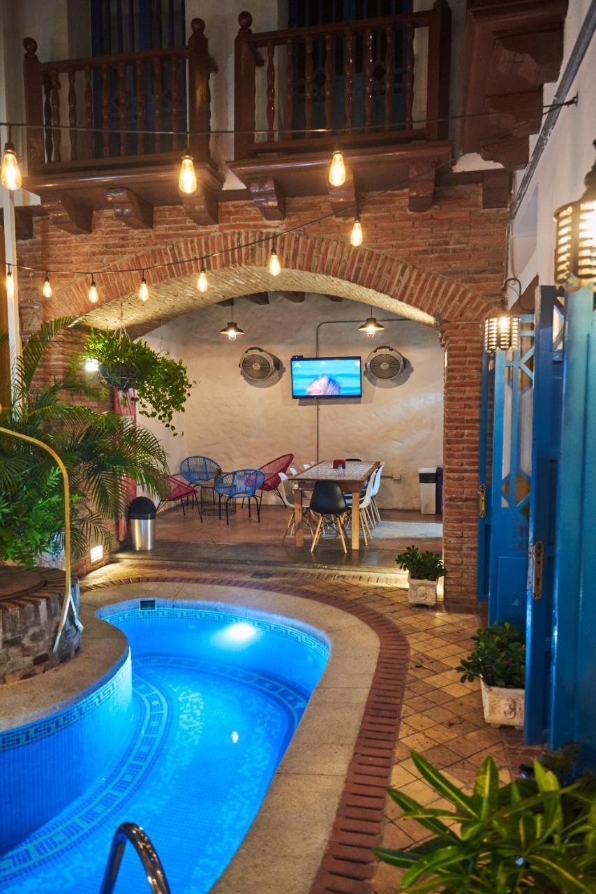 The Icon Capsule Hostal
